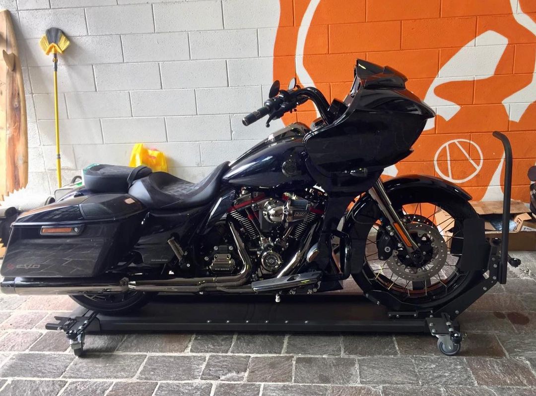 🏍️ Motorcycle Wheel Dolly with Secure Chock – Smooth Maneuvering Made Easy🔥