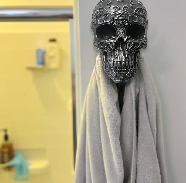 💀LAST DAY 50% OFF - 🏴‍☠️Motorcycle Helmet and Jacket Skull Holder